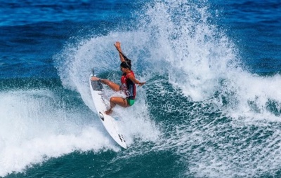 Luana Silva é Eliminada no Taiti; Bettylou Sakura Avança em Teahupoo