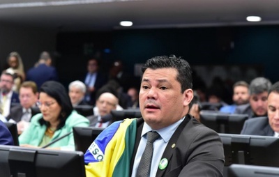 Conselho de Ética suspende Gilvan da Federal por três meses após dizer que Gleisi era "prostituta do caramba"