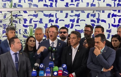 Eduardo Bolsonaro assume liderança da Minoria na Câmara com atuação remota