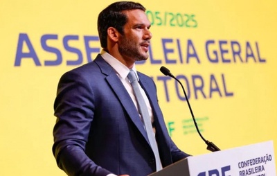 Presidente da CBF anuncia investimento em formação de base e novos patrocínios no futebol feminino