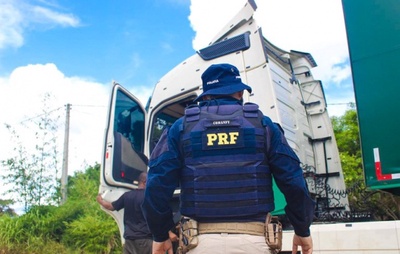 PRF apreende mais de 200 "rebites" em operação da Lei do Descanso na BR-242 no oeste baiano