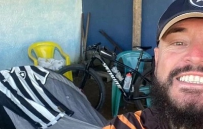 Torcedor do Botafogo chega de bicicleta em Buenos Aires após 19 dias