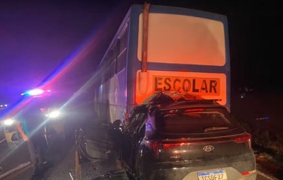Motorista Gravemente Ferido em Colisão com Ônibus de Romeiros na BA; Outro Acidente Fatal na BR-242