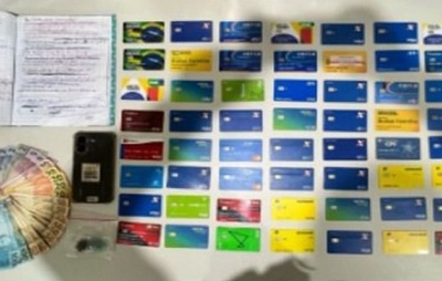 Agiotagem: homem é preso com cartões do Bolsa Família e drogas em Ribeira do Pombal