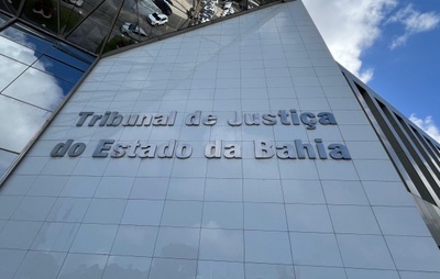 Cartório de Simões Filho: Delegatária Afastada por Irregularidades Graves e Benefício Próprio