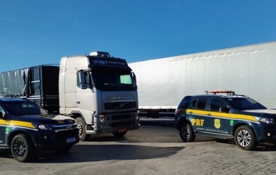 PRF prende dez acusados de furto de trilhos de ferrovia em Juazeiro