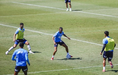 Cenário do Tricolor: Ceni terá 24 atletas para duelo crucial contra Retrô-PE na Copa do Brasil