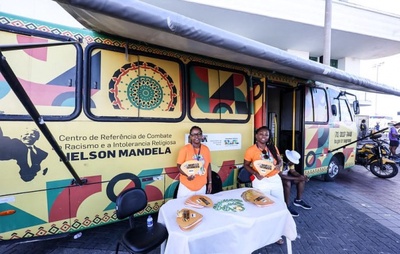 Sepromi apoia caminhada contra violência à mulher em Salvador com unidades móveis
