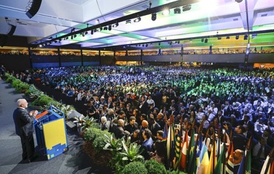 Lula enfatiza parceria com prefeituras em evento sobre autonomia municipal