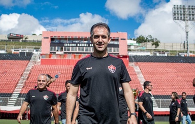 Léo Condé reencontra o Barradão: técnico do Ceará relembra história no Vitória