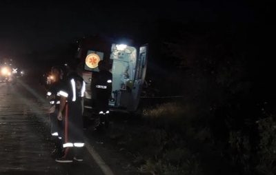 Motociclista cai na pista e morre atropelado no Sudoeste baiano