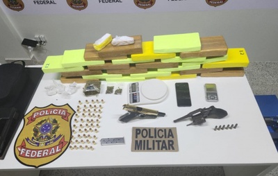 PM, PF e PRF desarticulam ponto de armazenamento de drogas em Barreiras e apreendem 27 kg de cocaína