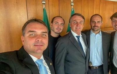 Mesmo inelegível, Bolsonaro quer registrar chapa com um dos filhos como vice para 2026; entenda