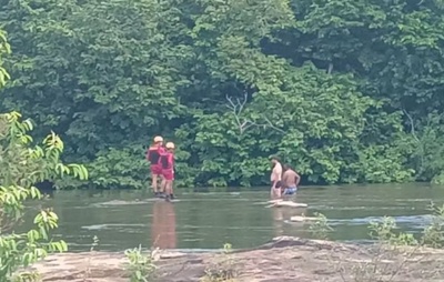 Homem é encontrado morto no Rio Alcobaça em Teixeira de Freitas; corpo pode ser de jovem desaparecido