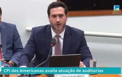 Ex-diretor da Americanas relata dificuldade de emprego e abre bar na Rocinha