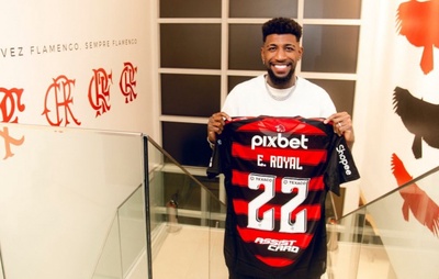 Royal tenta ir além do carisma no Fla para disputar seleção com Wesley