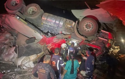 Casal morre em acidente na BR 116 Norte; criança é resgatada com vida