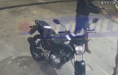 Moto é Roubada à Vista em Assalto Surpresa na Liberdade, Salvador; Imagens Flagraram Ação