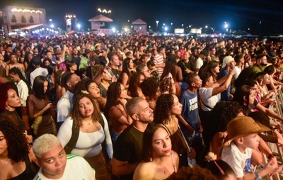 Com homenagem e forró autêntico, São João de Jequié entra na quarta noite com grande público