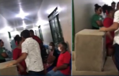 Filho fica desesperado ao ver pai sem leito e leva sofá para hospital no PA