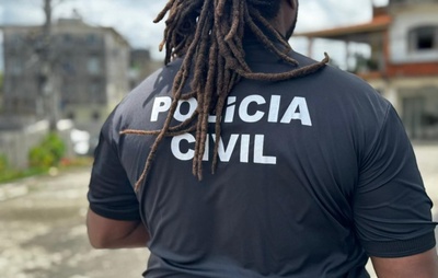 Mãe é presa em flagrante após tentar sufocar a filha de dois anos em Belmonte