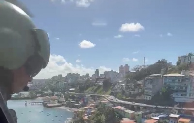 PM prende duas pessoas com arma na Operação Gamboa