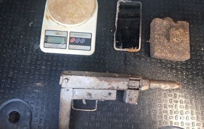 Polícia Militar apreende submetralhadora caseira e drogas em Castelo Branco
