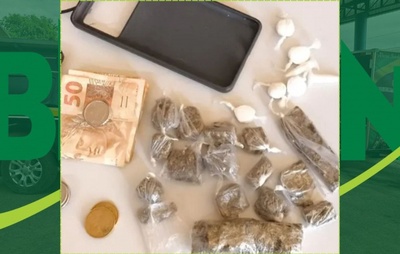 Homem de 22 anos é preso por tráfico de drogas com maconha e cocaína em Caculé