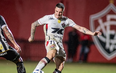 Com três gols em três jogos, Renato Kayzer reforça o Vitória contra o Corinthians