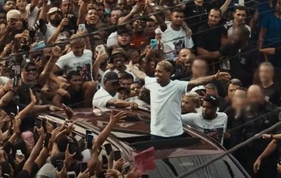 MC Poze do Rodo lança clipe com crítica a polícia e imagens da prisão: "Não vão me parar"
