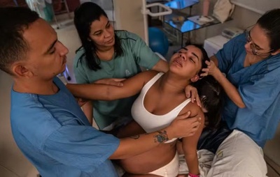 João Gomes defende cancelamento de show e emociona ao falar sobre parto de risco da esposa