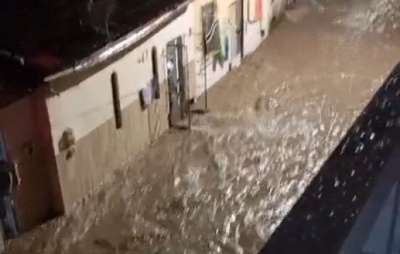 Chuva forte alaga diversas vias em cidade do Recôncavo