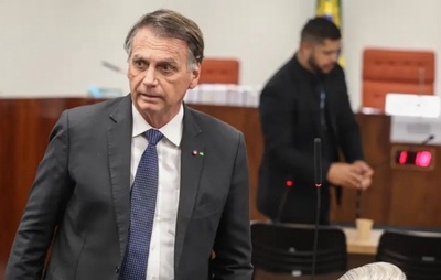 Alexandre de Moraes autoriza saída de Bolsonaro para cirurgia; ex-presidente está em prisão domiciliar