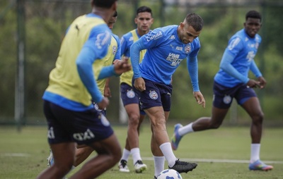 Com retorno de zagueiro, Bahia inicia preparação para duelo contra o Paysandu; saiba como foi