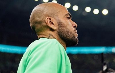 Citação bíblica em postagem de Daniel Alves sugere possível volta aos gramados em meio à reabertura de caso na Espanha