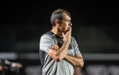 Vitória anuncia demissão de Fábio Carille após derrota por 8 a 0 para o Flamengo