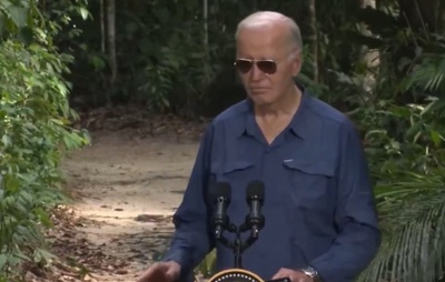 VÍDEO: Em coletiva de imprensa, Joe Biden anuncia investimentos no Fundo da Amazônia e “adentra” floresta