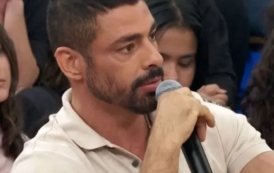 Cauã Reymond diz que sofria bullying na infância por causa da família: 'Minha mãe era HIV positivo'