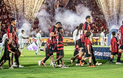 Vitória retoma treinos com foco em encarar o líder Flamengo no Maracanã