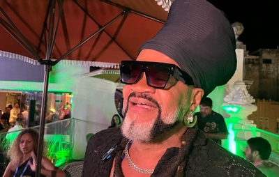 Carlinhos Brown revela planos para comemorar 30 anos do Alfagamabetizado, 1º CD lançado por ele: "Penso em levar para Orquestra"