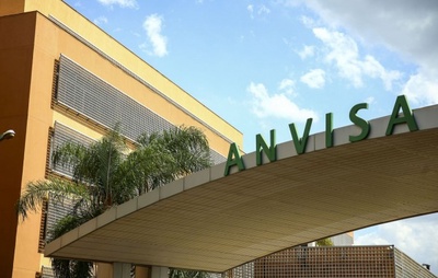 Anvisa veta próteses mamárias e de glúteo chinesas