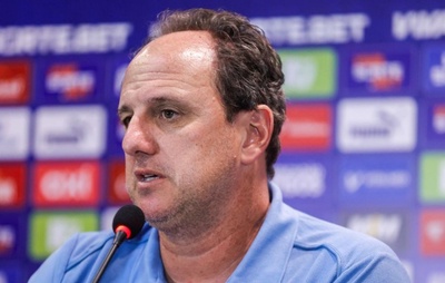 Ceni valoriza força mental e elogia Ronaldo após triunfo do Bahia sobre o Corinthians: "Precisava ganhar confiança"