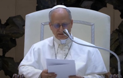 Papa Leão recebe imprensa mundial e pede comunicação sem fanatismo e ódio
