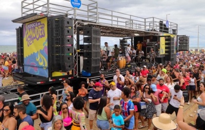 Grupo Mudei de Nome anima Volta no Parque com pranchão e repertório especial