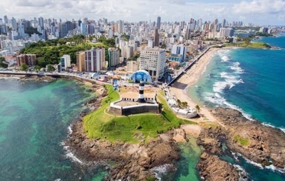 Turismo Internacional na Bahia: Chegadas Estrangeiras Disparam 63,42% em 2025