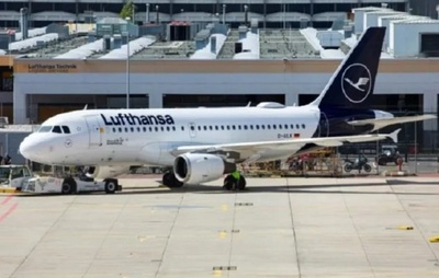 Copiloto passa mal e comandante fica trancado fora da cabine durante voo da Lufthansa