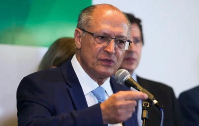Brasil Apresenta Contra-Argumentos a Tarifas dos EUA em Reunião Chave com Encarregado de Negócios