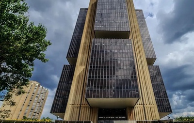 Superquarta: Fed corta juros nos EUA; Copom deve manter Selic em 15%