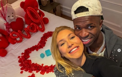 Vini Jr. anuncia namoro com Virginia Fonseca em pedido romântico em Madri