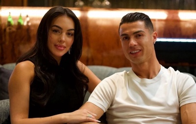 Cristiano Ronaldo pede Georgina Rodríguez em casamento após 9 anos de namoro